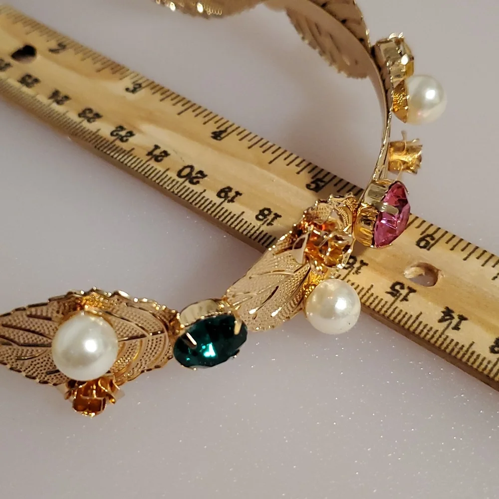 Leaf design•Goldtone•Rhinestones & pearl accents•Headband•NWT
